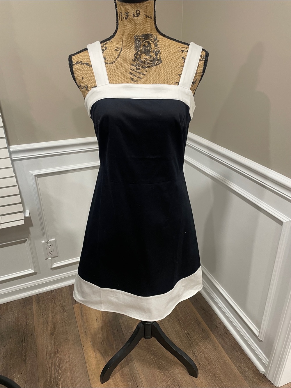 LOFT Black and White Sleeveless Shift Dress